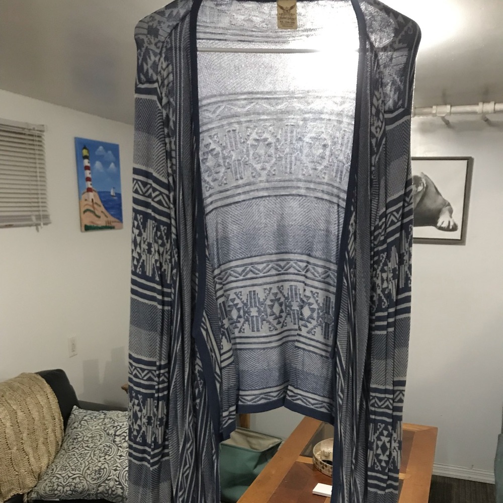 Super comfy light high/low sweater!
